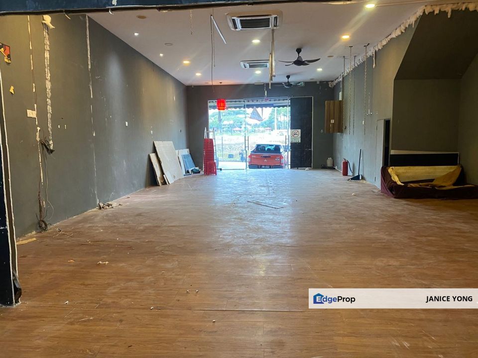 Shoplot @ Bandar Putra Kulai Jalan Kenari, Johor, Kulai