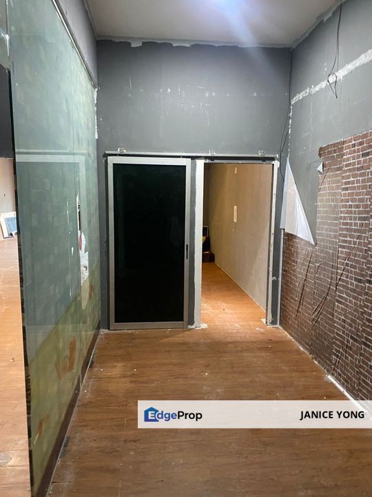 Shoplot @ Bandar Putra Kulai Jalan Kenari, Johor, Kulai