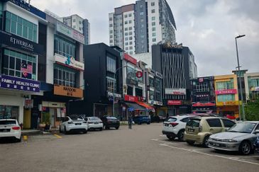 Taman Mount Austin Commercial