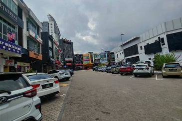 Taman Mount Austin Commercial