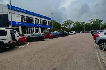 Taman Mount Austin Commercial