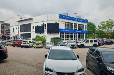 Taman Mount Austin Commercial