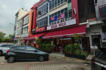 Taman Mount Austin Commercial