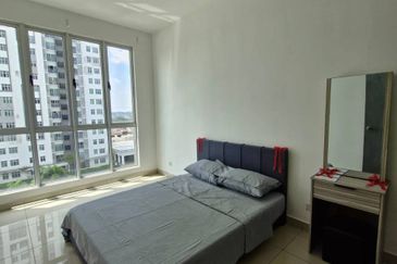 Meridin Bayvue Apartment