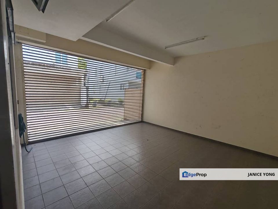 Dictyo Alba @ Setia Tropika, Johor, Setia Tropika