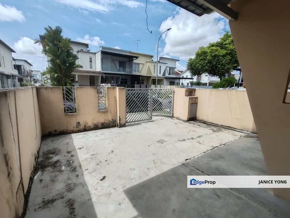 Dictyo Alba @ Setia Tropika, Johor, Setia Tropika