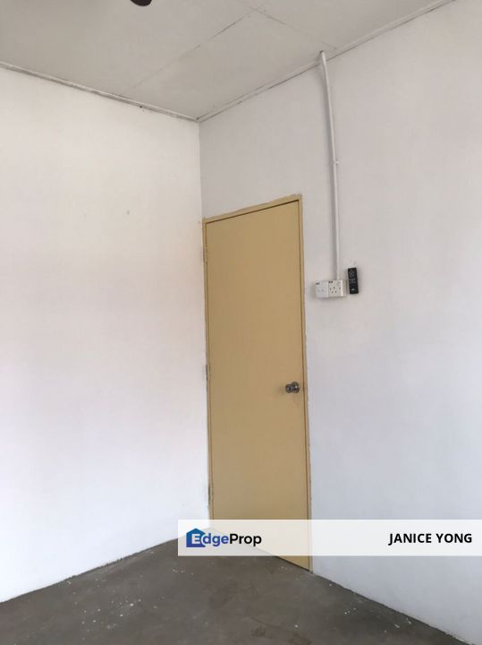 Medium Low Cost Flat @ Mount Austin, Johor, Johor Bahru