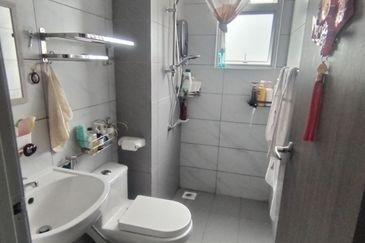 SKS Habitat Apartment, Larkin