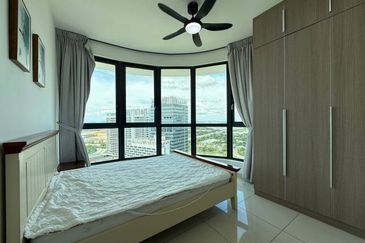 The M @ Medini Macrolink