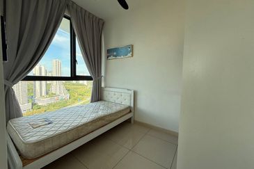 The M @ Medini Macrolink