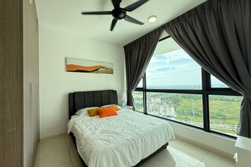 The M @ Medini Macrolink