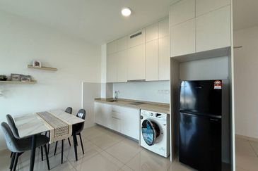 The M @ Medini Macrolink