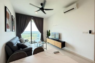 The M @ Medini Macrolink