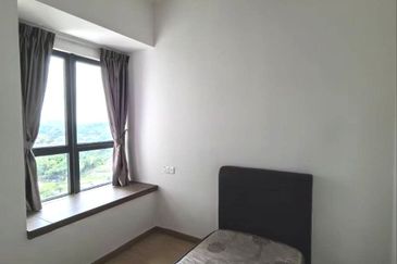 Baypoint @ Country Garden Danga Bay