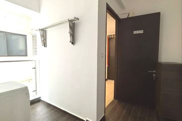 Baypoint @ Country Garden Danga Bay