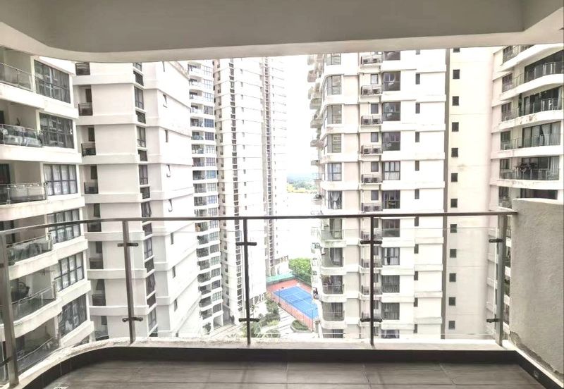 Baypoint @ Country Garden Danga Bay