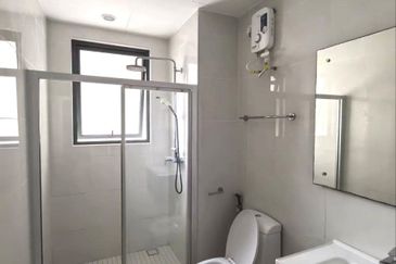 Baypoint @ Country Garden Danga Bay