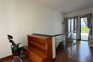 The Canal Garden South, Horizon Hills