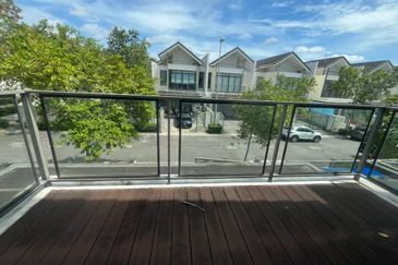 Avira Medini Iskandar Terrace House For Rent