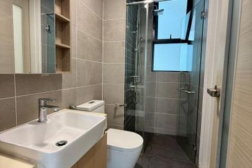 The M @ Medini Macrolink