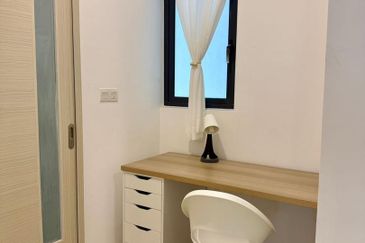 The M @ Medini Macrolink