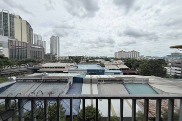 Dedaun Hijau (Greenfield Regency)