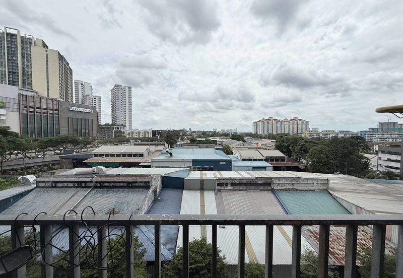 Dedaun Hijau (Greenfield Regency)