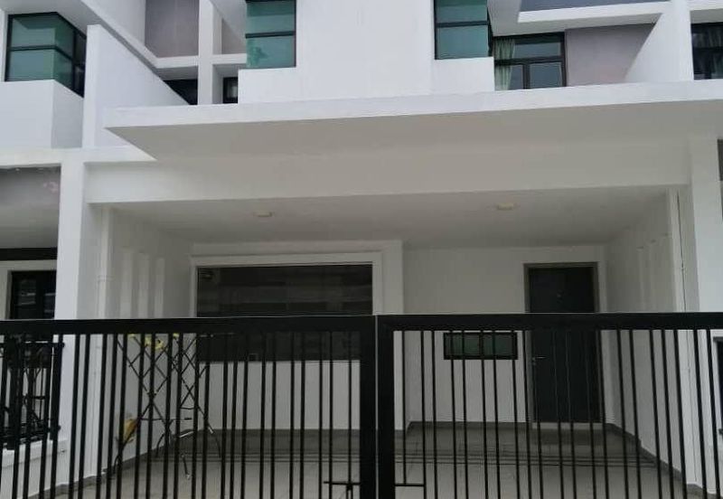 The Canal Garden North, Horizon Hills