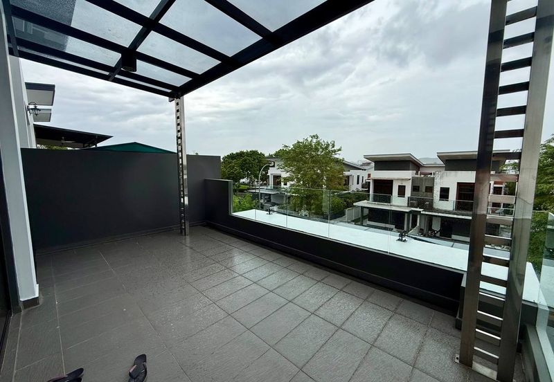 The Canal Garden South, Horizon Hills