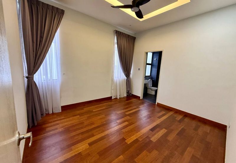 The Canal Garden South, Horizon Hills