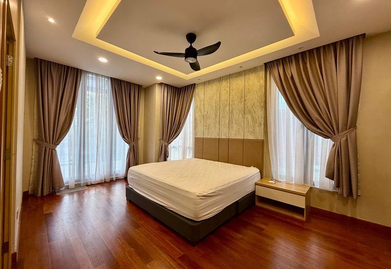 The Canal Garden South, Horizon Hills