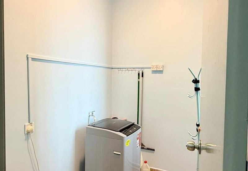 D'Summit Residences @ Kempas Utama