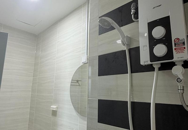 D'Summit Residences @ Kempas Utama