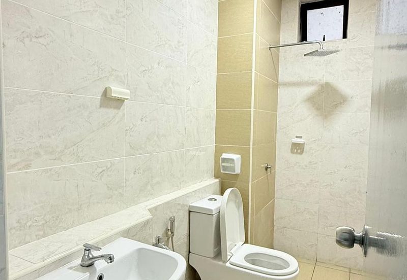 D'Summit Residences @ Kempas Utama