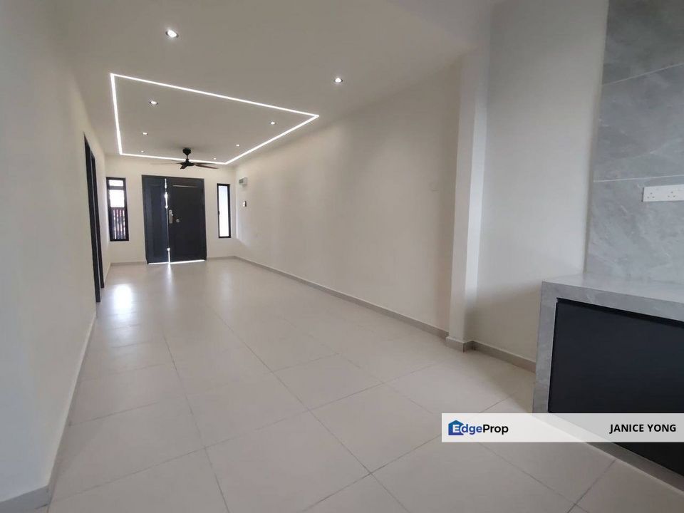 Taman Dahlia Tampoi Low Cost House For Sale, Johor, Tampoi