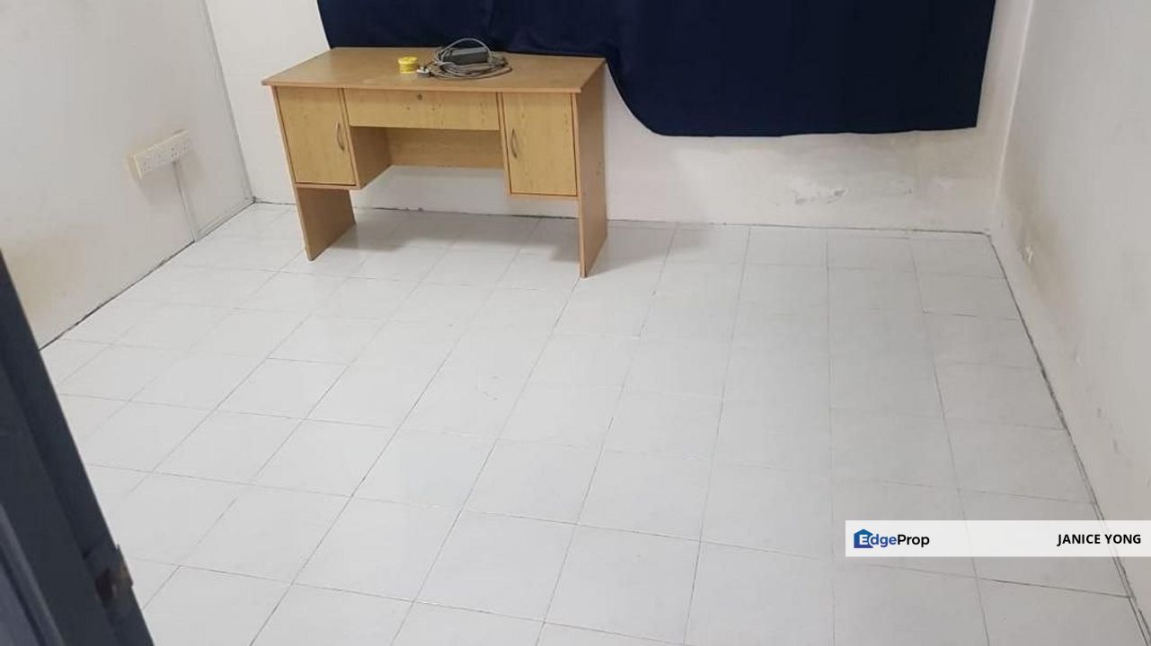 Taman Putri Kulai Terrace House For Rent, Johor, Kulai