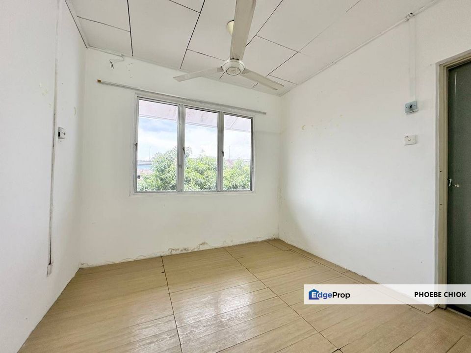 Taman Dagang 3 Storey Landed House@ Ampang For SALE, LRT, Ampang Point, Selangor, Ampang