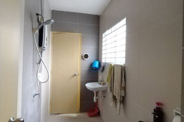 Taman D`Impian Tropika 2 Storey TownHouse For Sale @ Balakong