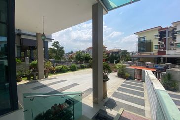 Jelutong Heights