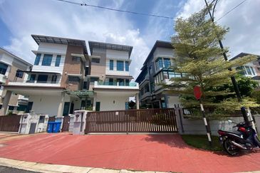 Jelutong Heights