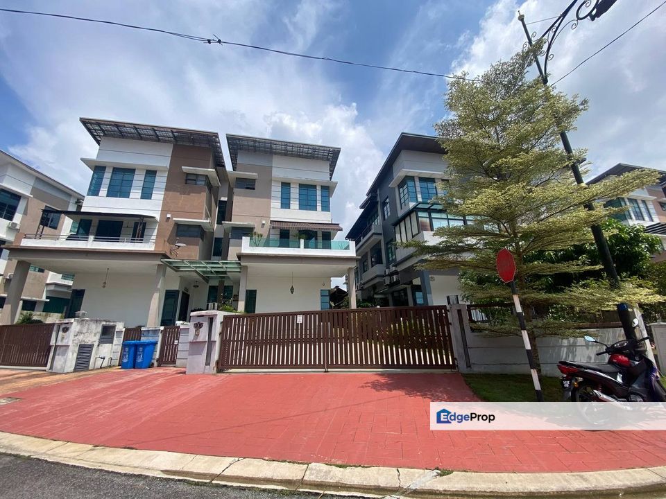 FULLY FURNISHED 2.5 Storey Semi Detached House Jelutong Heights Bukit