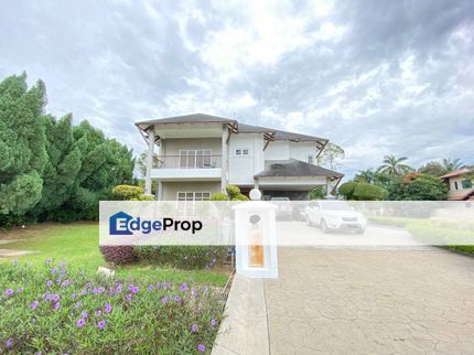 FACING LAKE, WITH POOL Double Storey Bungalow House Perdana Lakeview East Cyberjaya Selangor, Selangor, Cyberjaya