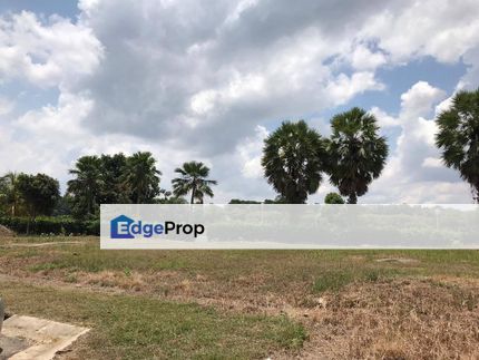 Land Facing Direct lake in Cyberjaya for Sale, Selangor, Cyberjaya