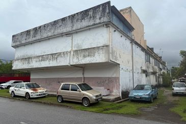 Corner Shoplot 2 Storey Terrace in Alor Setar for Sale