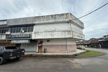 Corner Shoplot 2 Storey Terrace in Alor Setar for Sale
