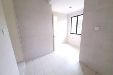 Avenue 2, Lake Valley