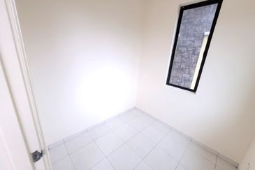 Avenue 2, Lake Valley