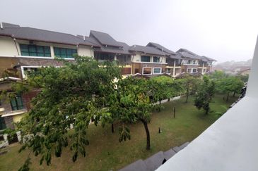 Avenue 2, Lake Valley