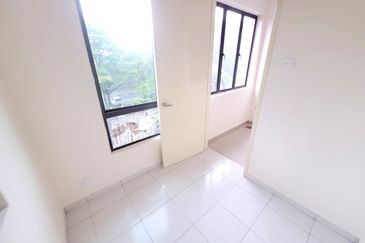 Avenue 2, Lake Valley