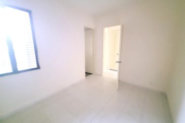 Avenue 2, Lake Valley